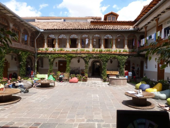 How to choose the best-rated hostel